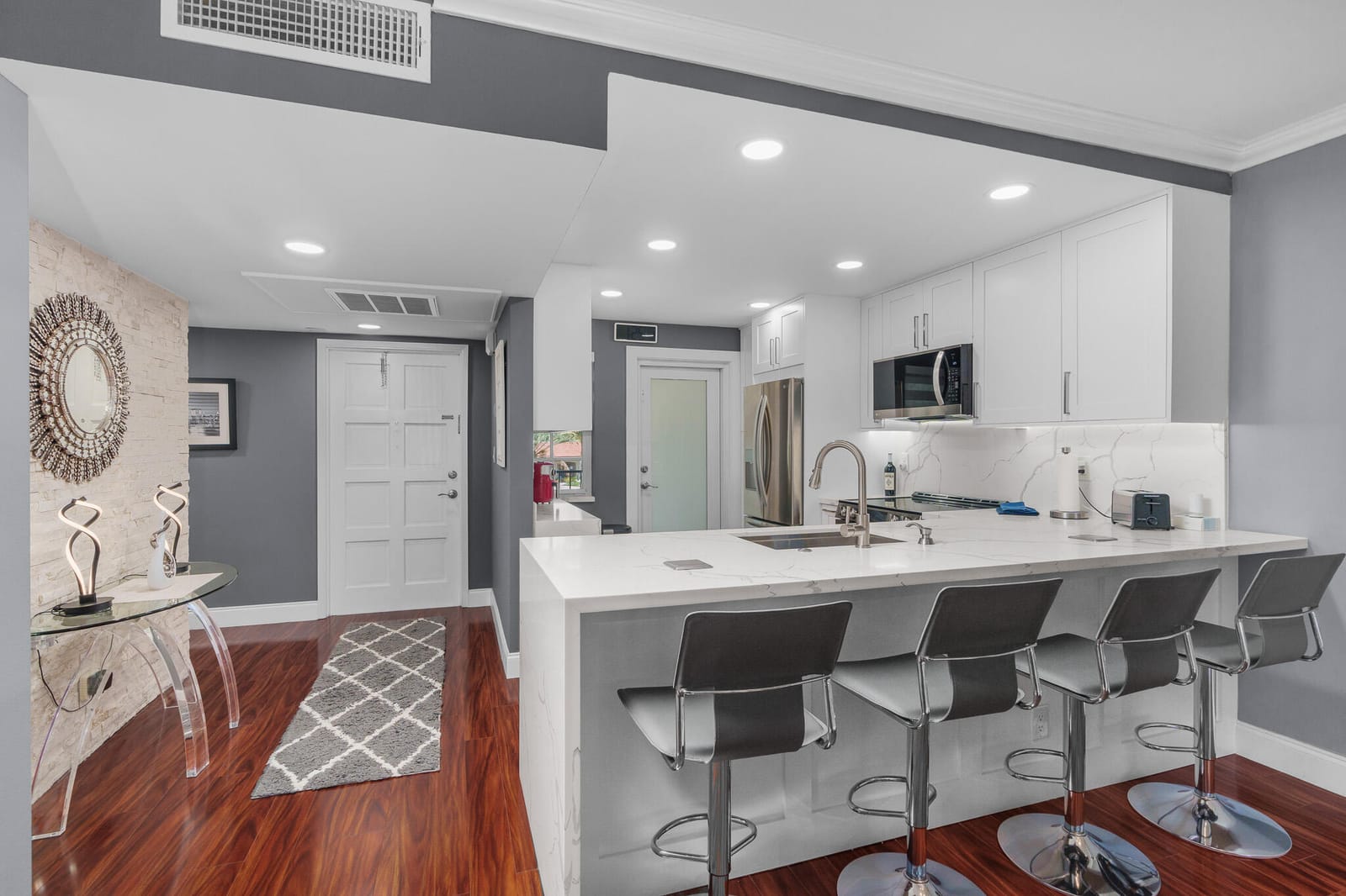 2900 N Palm Aire Drive 203 — photo 8