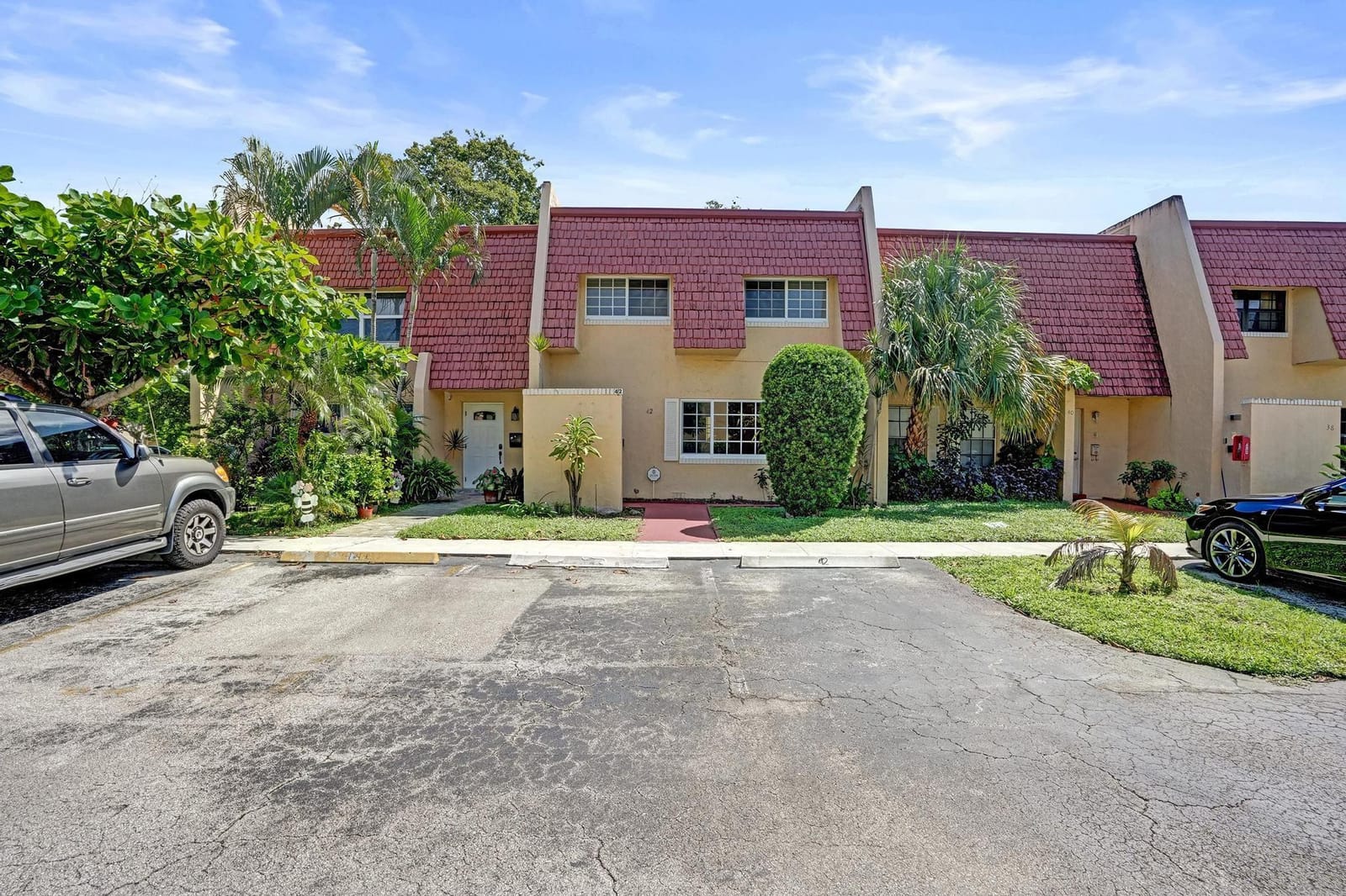42 Canterbury Lane, Tamarac, FL 33319