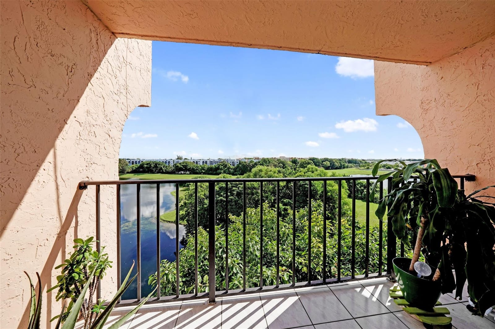9688 Fontainebleau Boulevard 610, Miami, FL 33172 photo 13