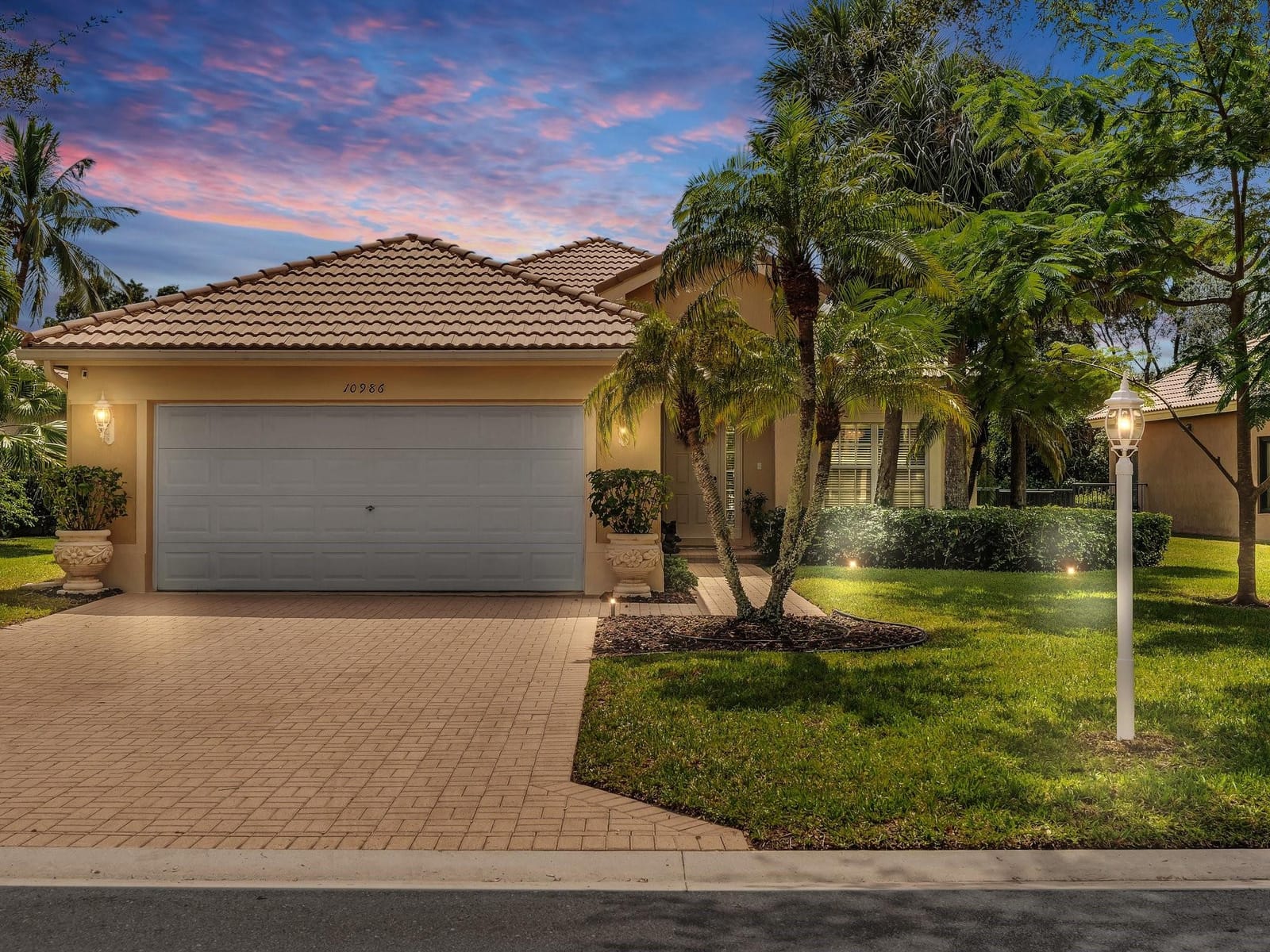 3 bedroom home for sale at 10986 62nd, Parkland, FL 33076 — $710,000