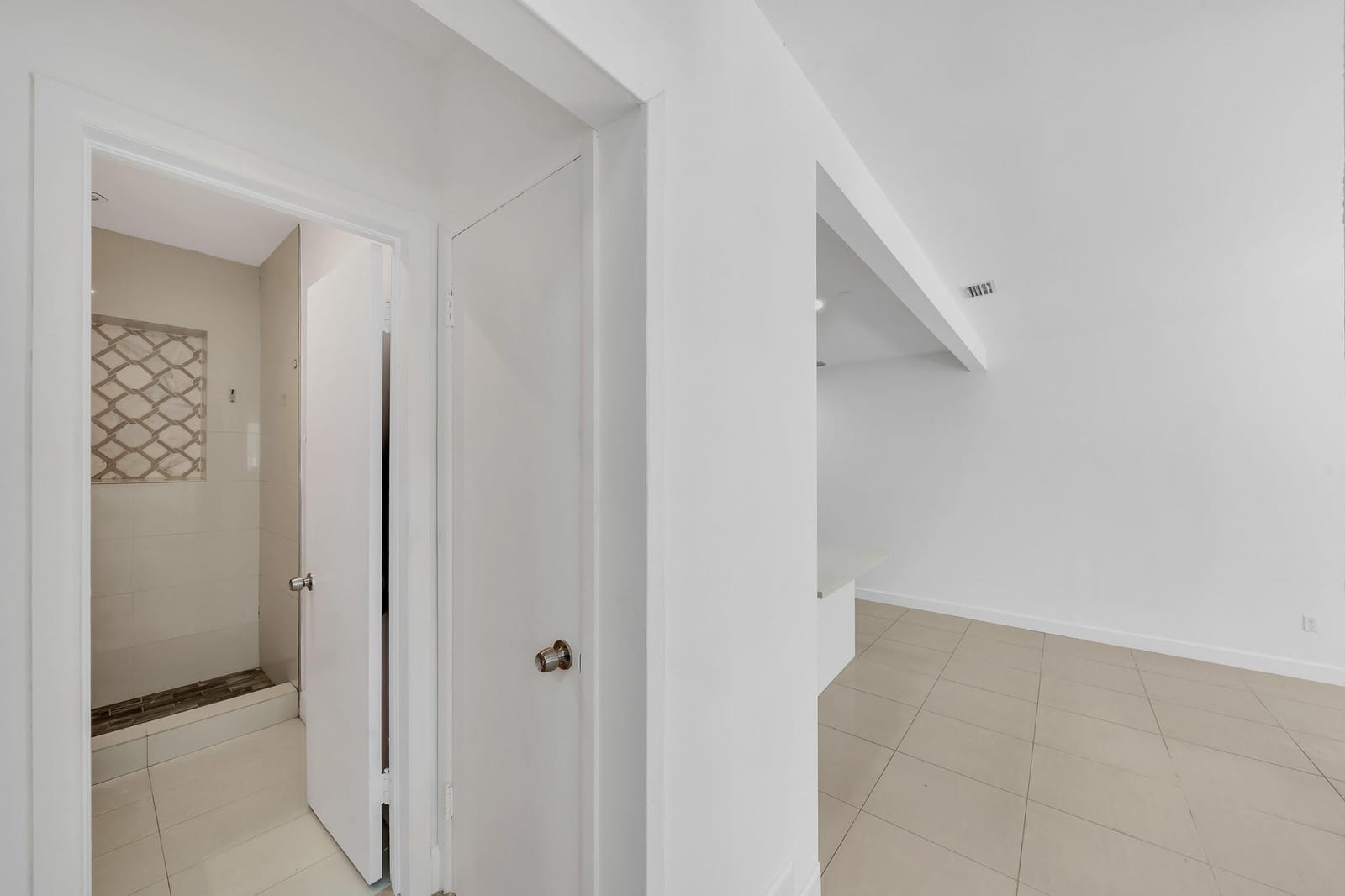 16010 NE 5th Avenue, Miami, FL 33162 photo 24