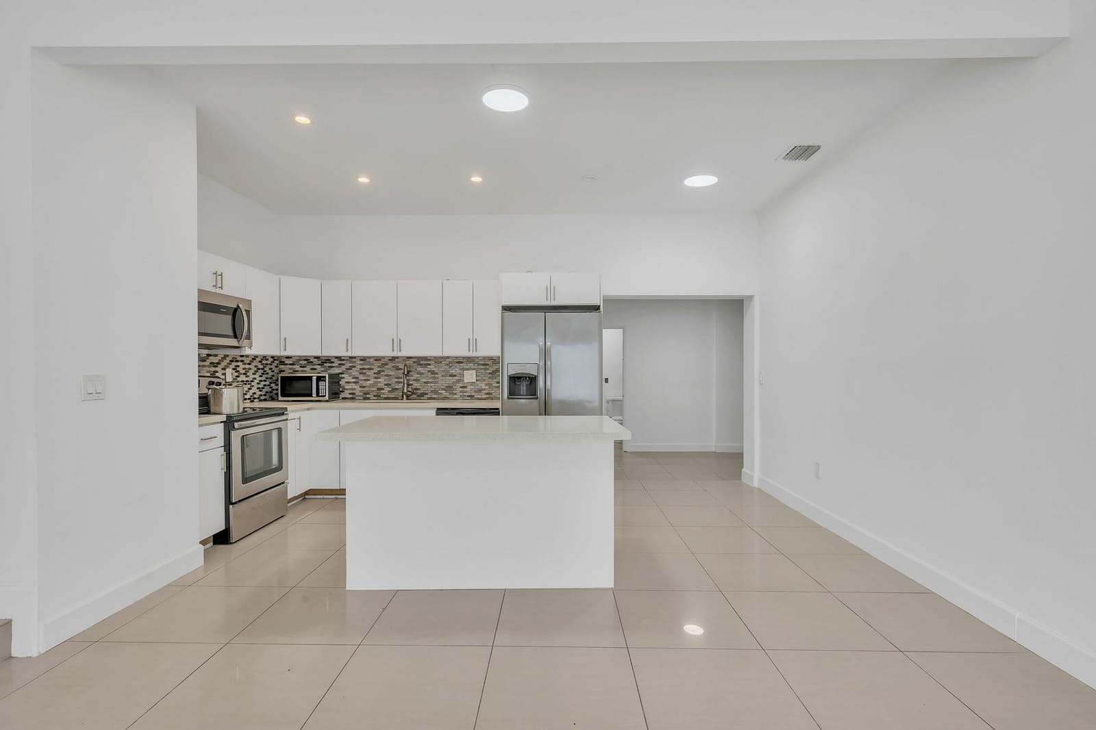 16010 NE 5th Avenue, Miami, FL 33162 photo 10