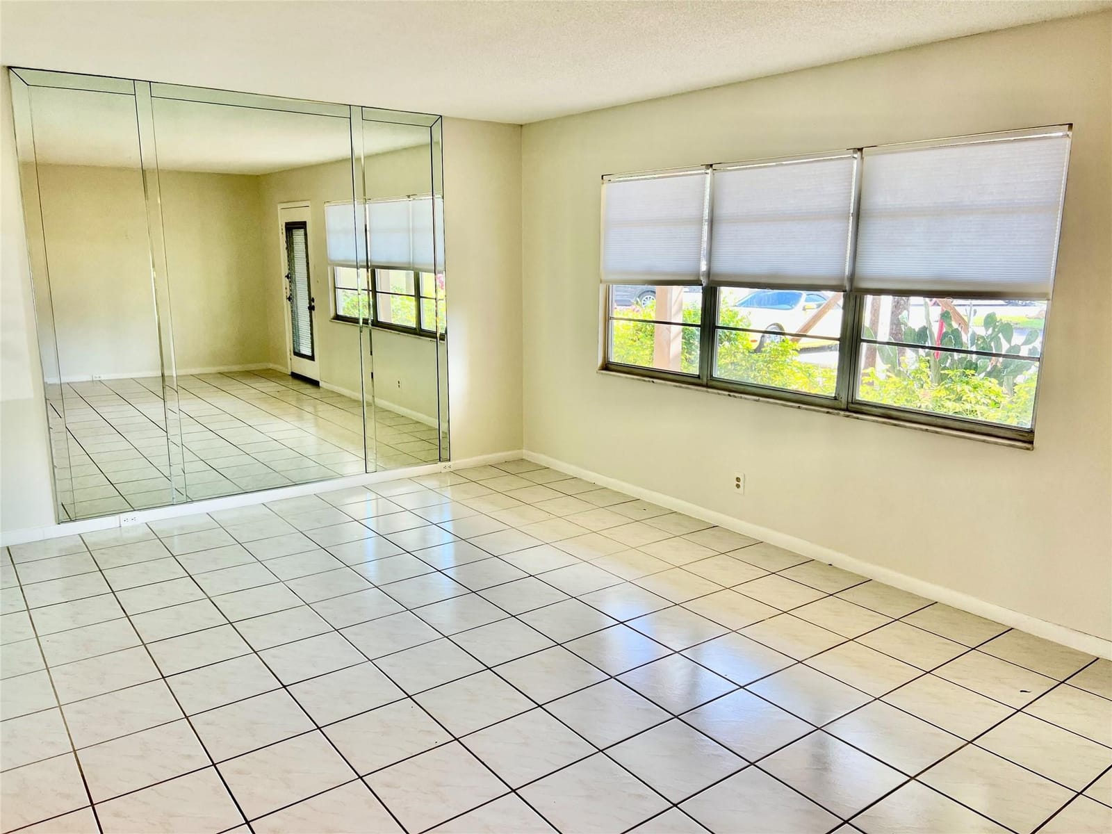 4302 Martinique H1 — photo 9