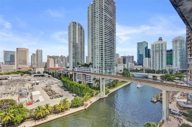 690 SW 1st Court 1213, Miami, FL 33130