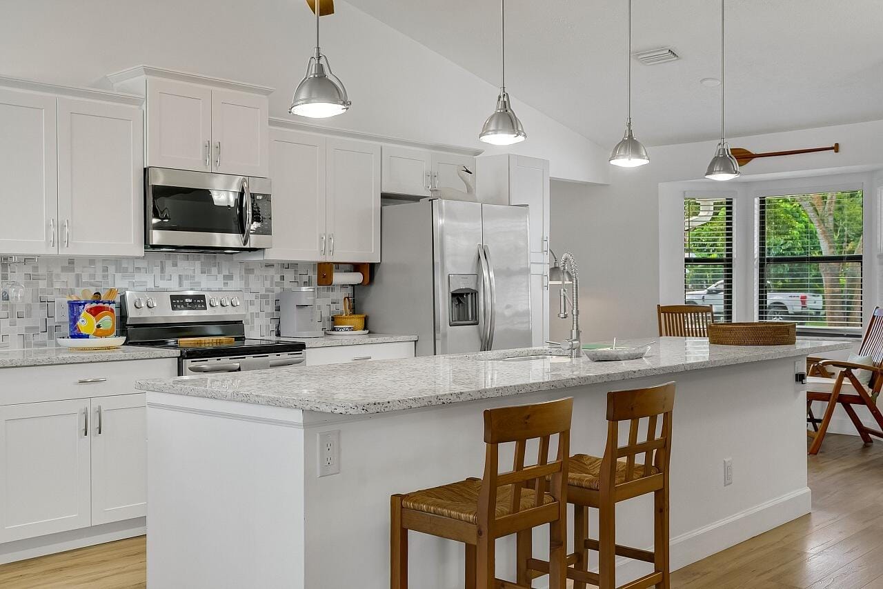 781 24th Square, Vero Beach, FL 32962 photo 2