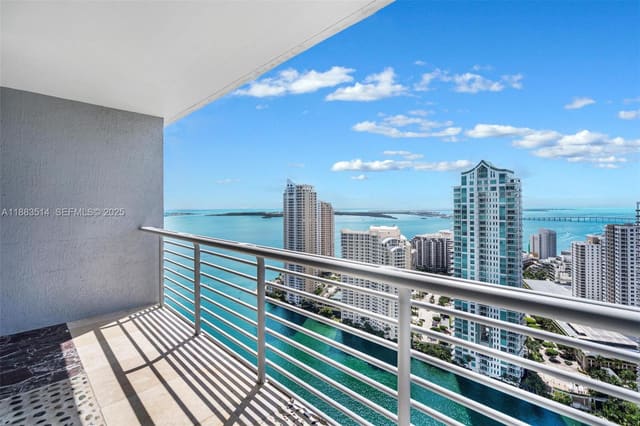 325 S Biscayne Boulevard 4115, Miami, FL 33131