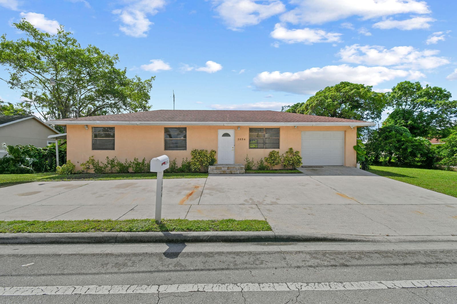 2634 Summit Boulevard — photo 2