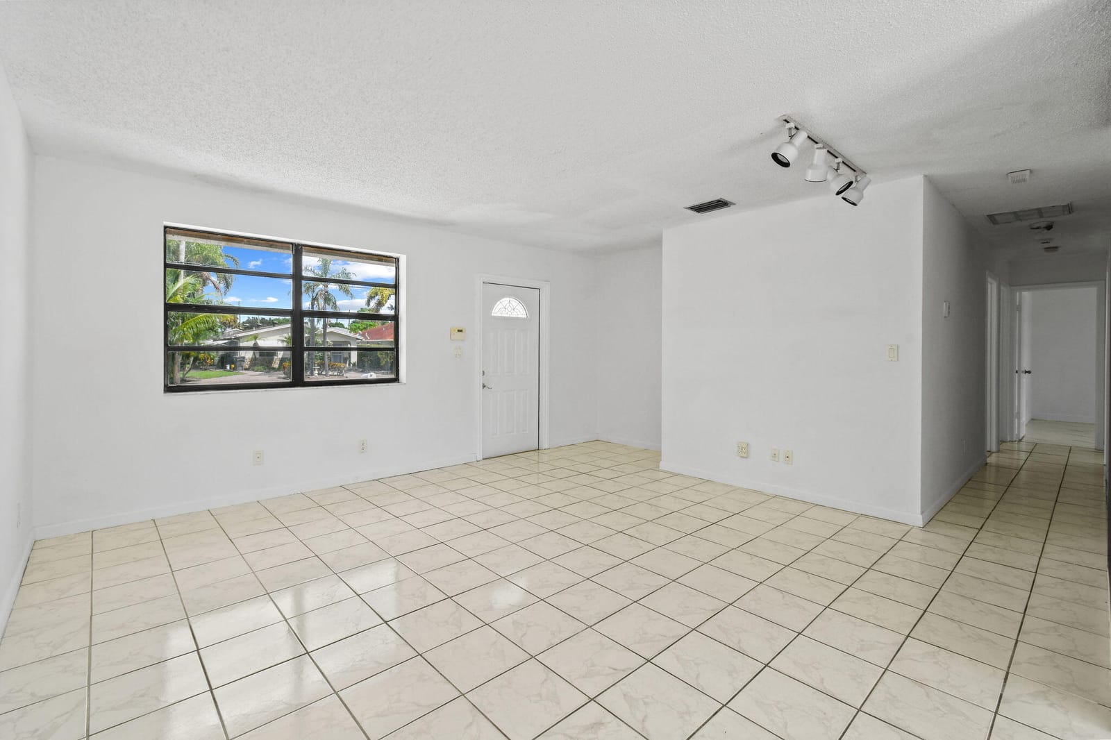 2634 Summit Boulevard, West Palm Beach, FL 33406 photo 13