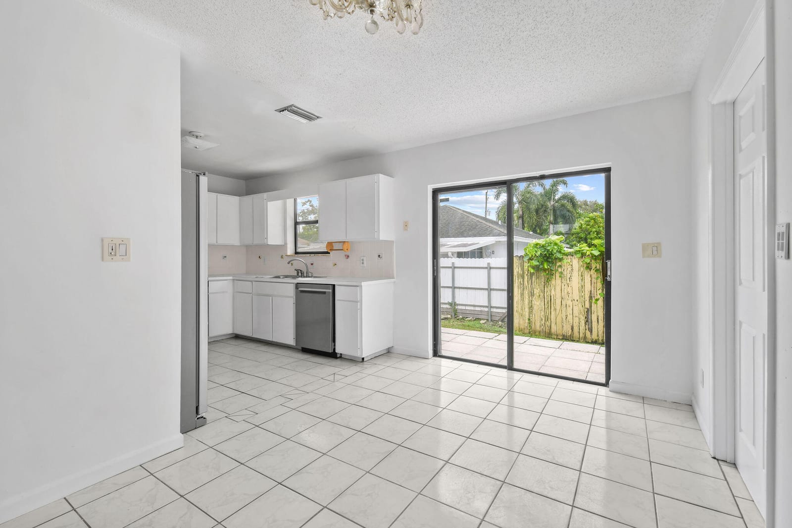 2634 Summit Boulevard, West Palm Beach, FL 33406 photo 15