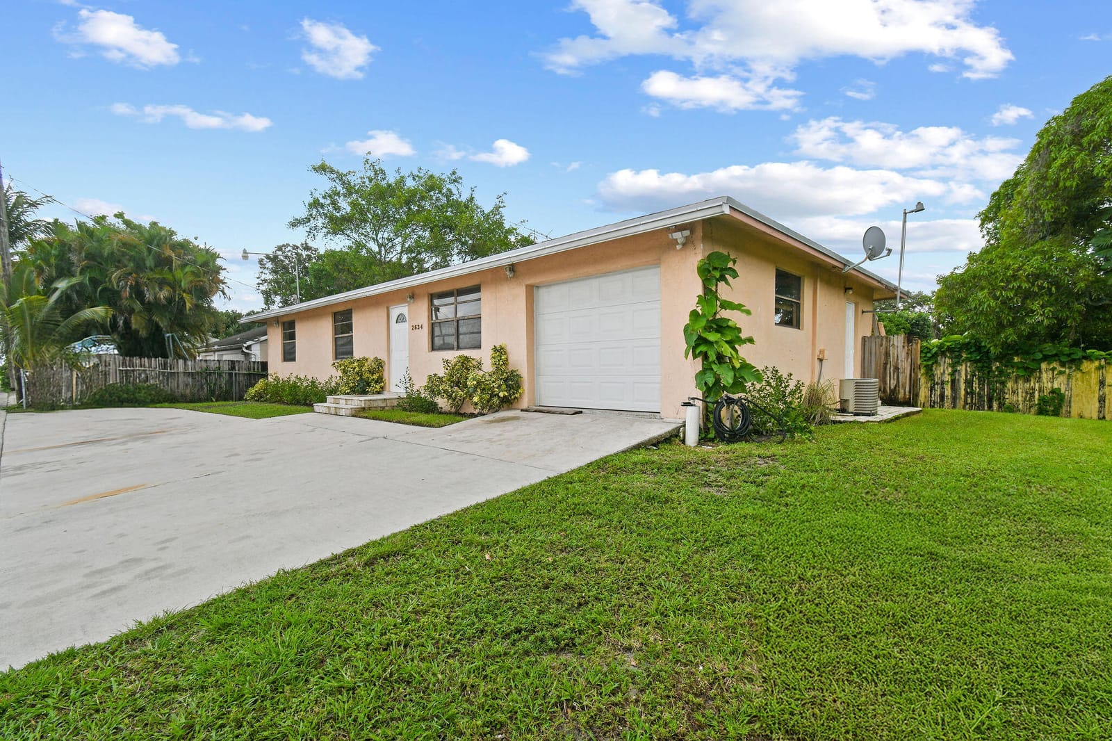 2634 Summit Boulevard — photo 3