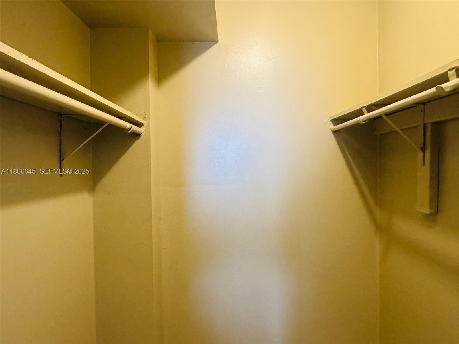 2000 NE 135th Street 403 — photo 12