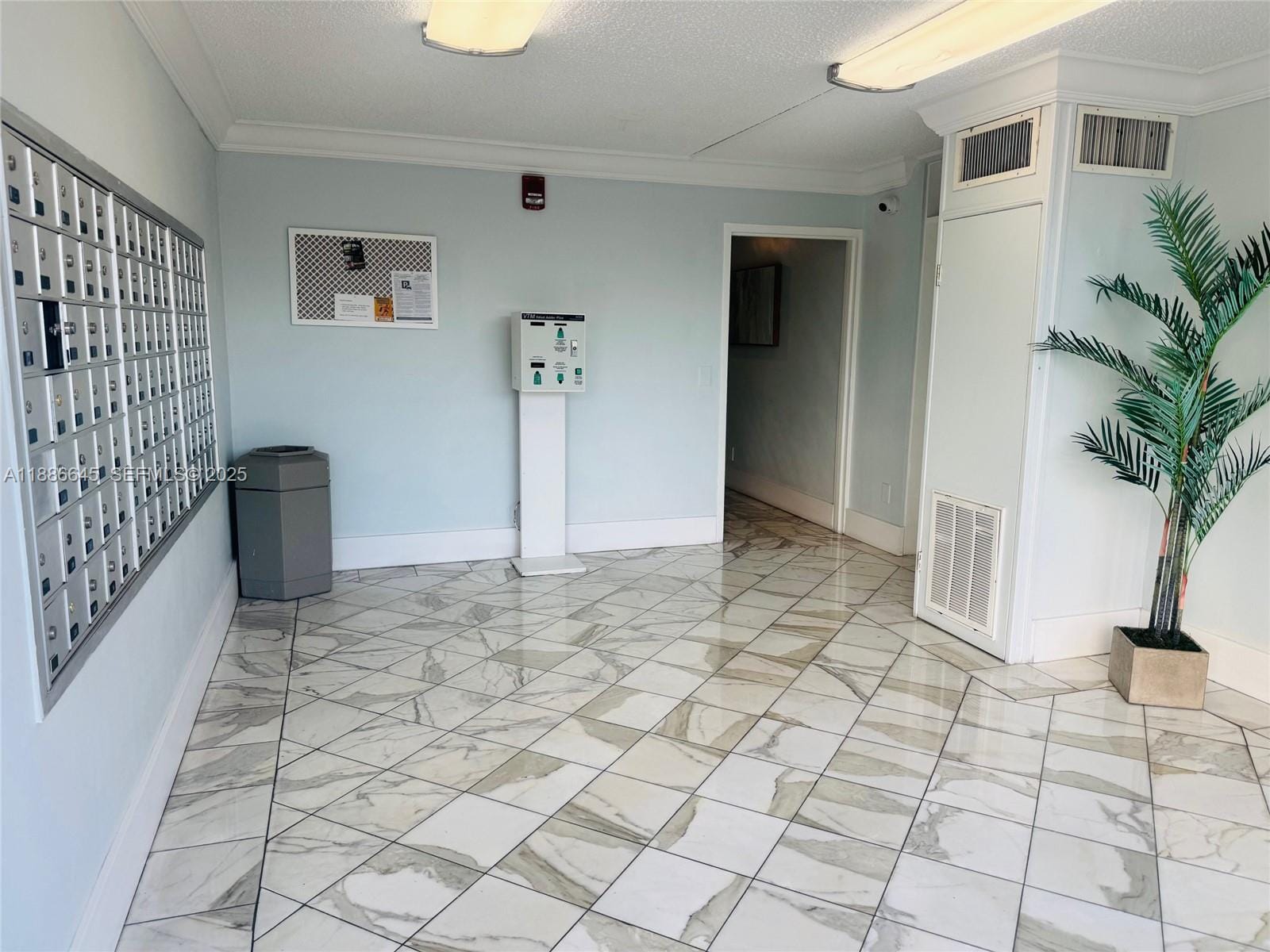 2000 NE 135th Street 403, North Miami, FL 33181 photo 18
