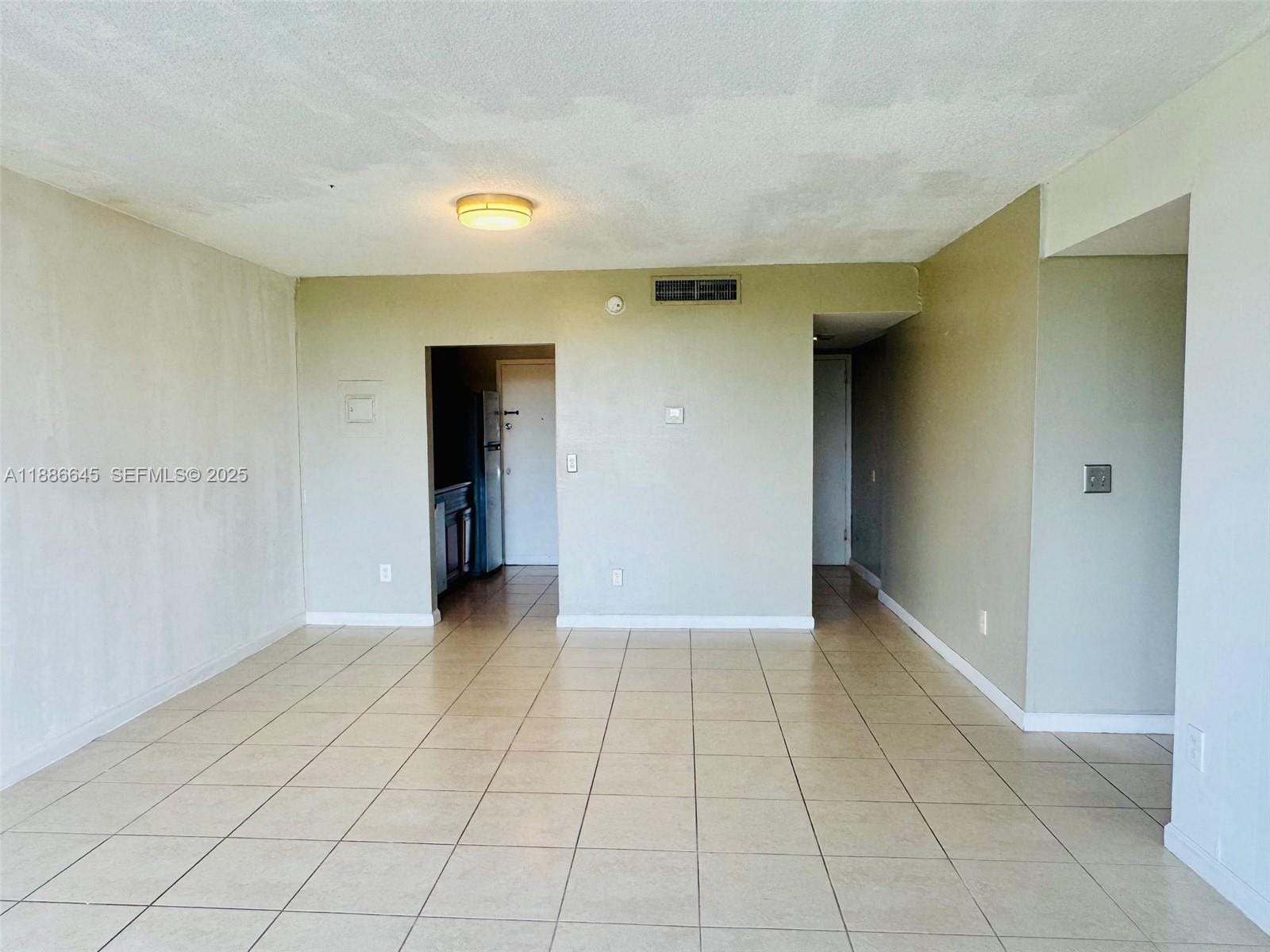2000 NE 135th Street 403 — photo 4