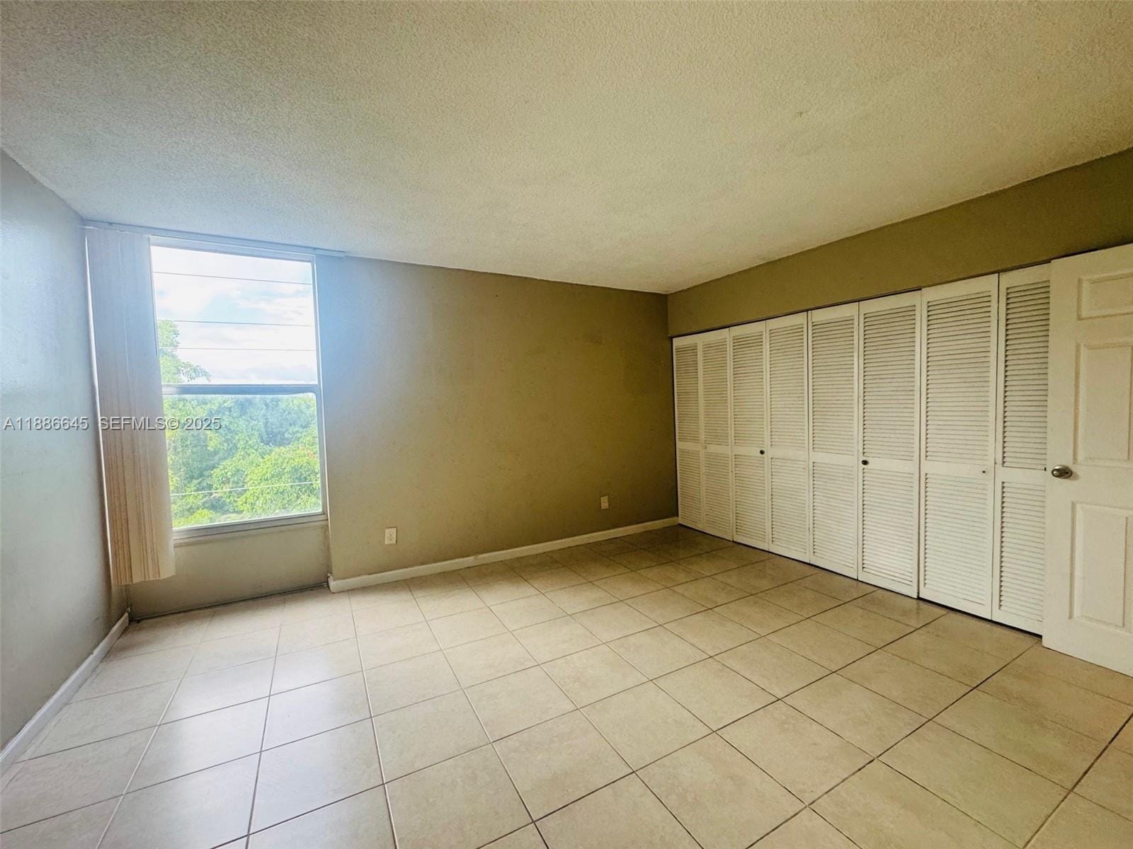 2000 NE 135th Street 403 — photo 7