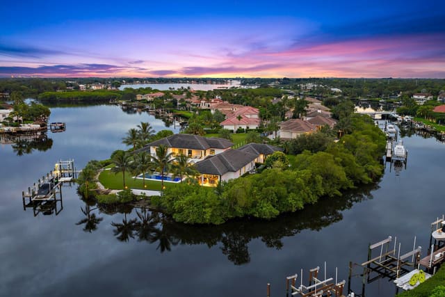 18941 SE Reach Island Lane, Jupiter, FL 33458