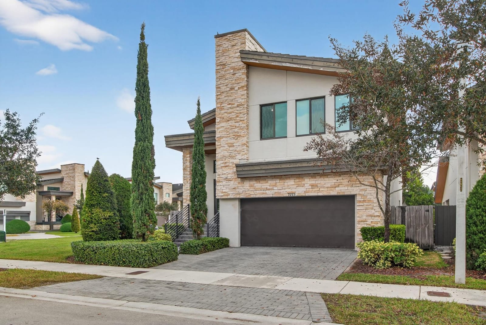 7669 NW 103rd Place, Doral, FL 33178 photo 2