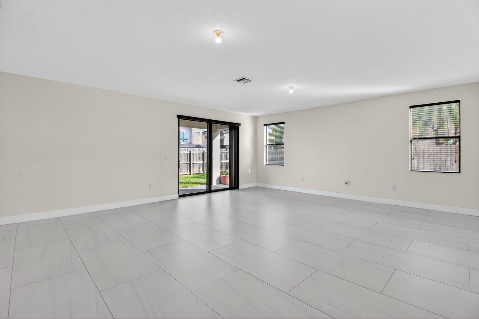 7669 NW 103rd Place, Doral, FL 33178 photo 15