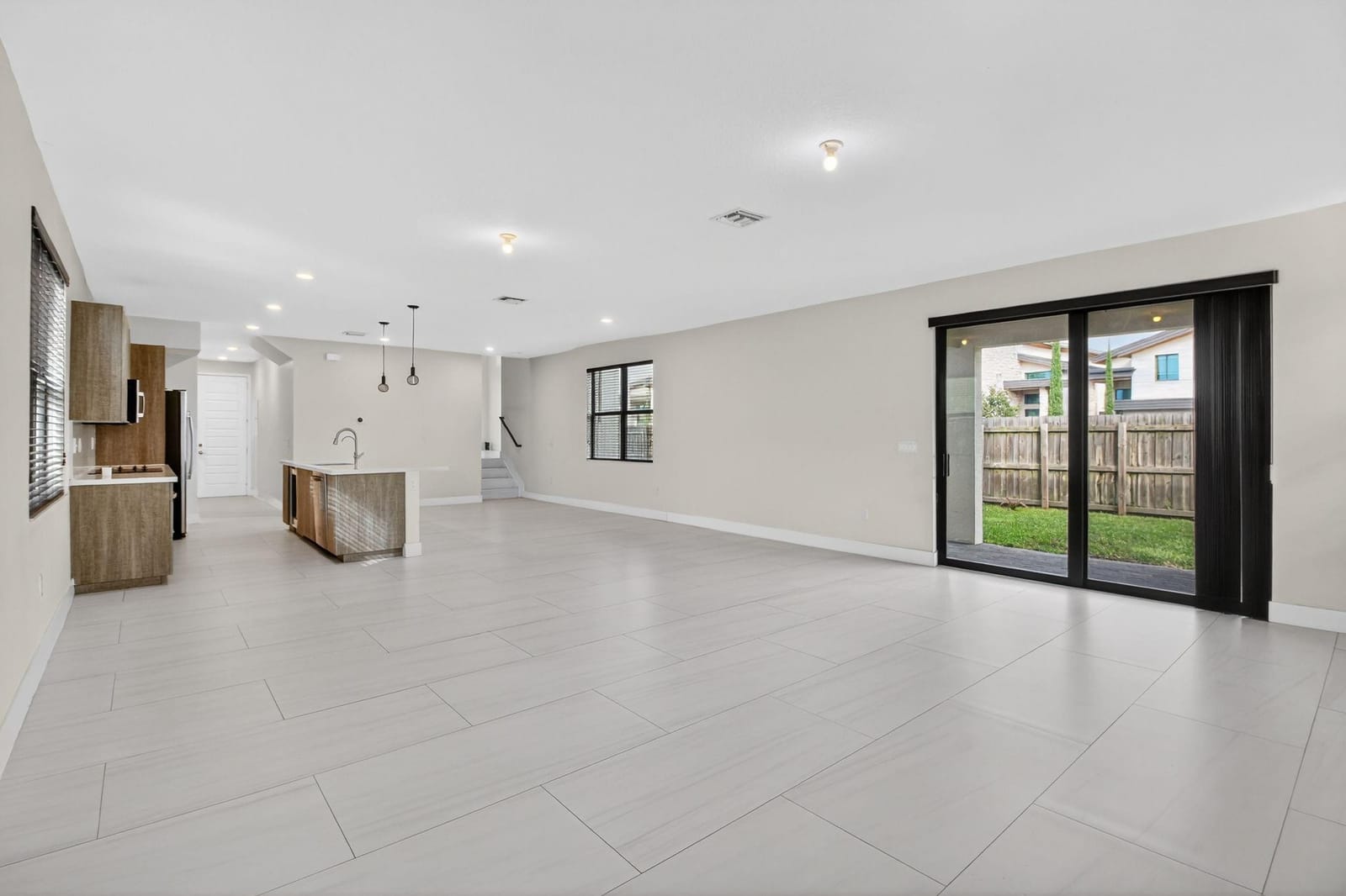 7669 NW 103rd Place, Doral, FL 33178 photo 17
