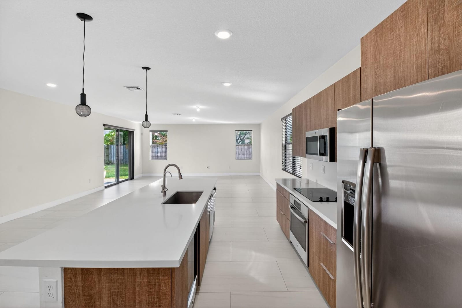 7669 NW 103rd Place, Doral, FL 33178 photo 10
