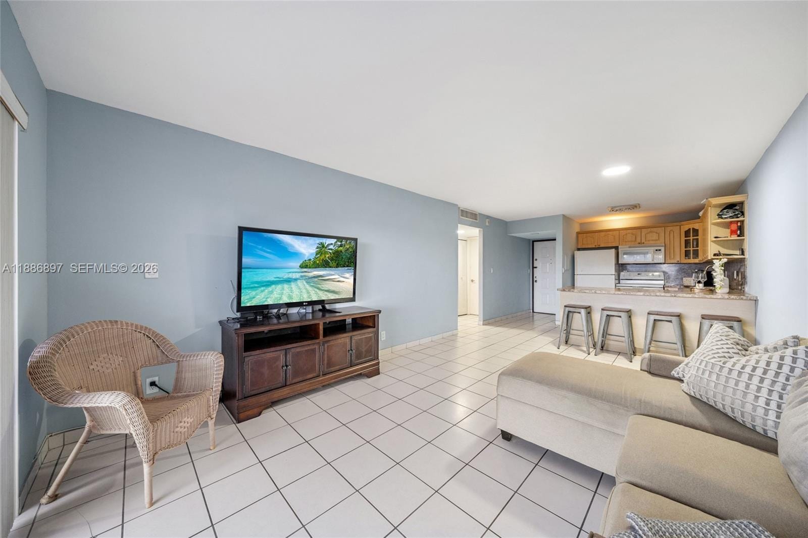 8005 Lake Drive 404 — photo 11