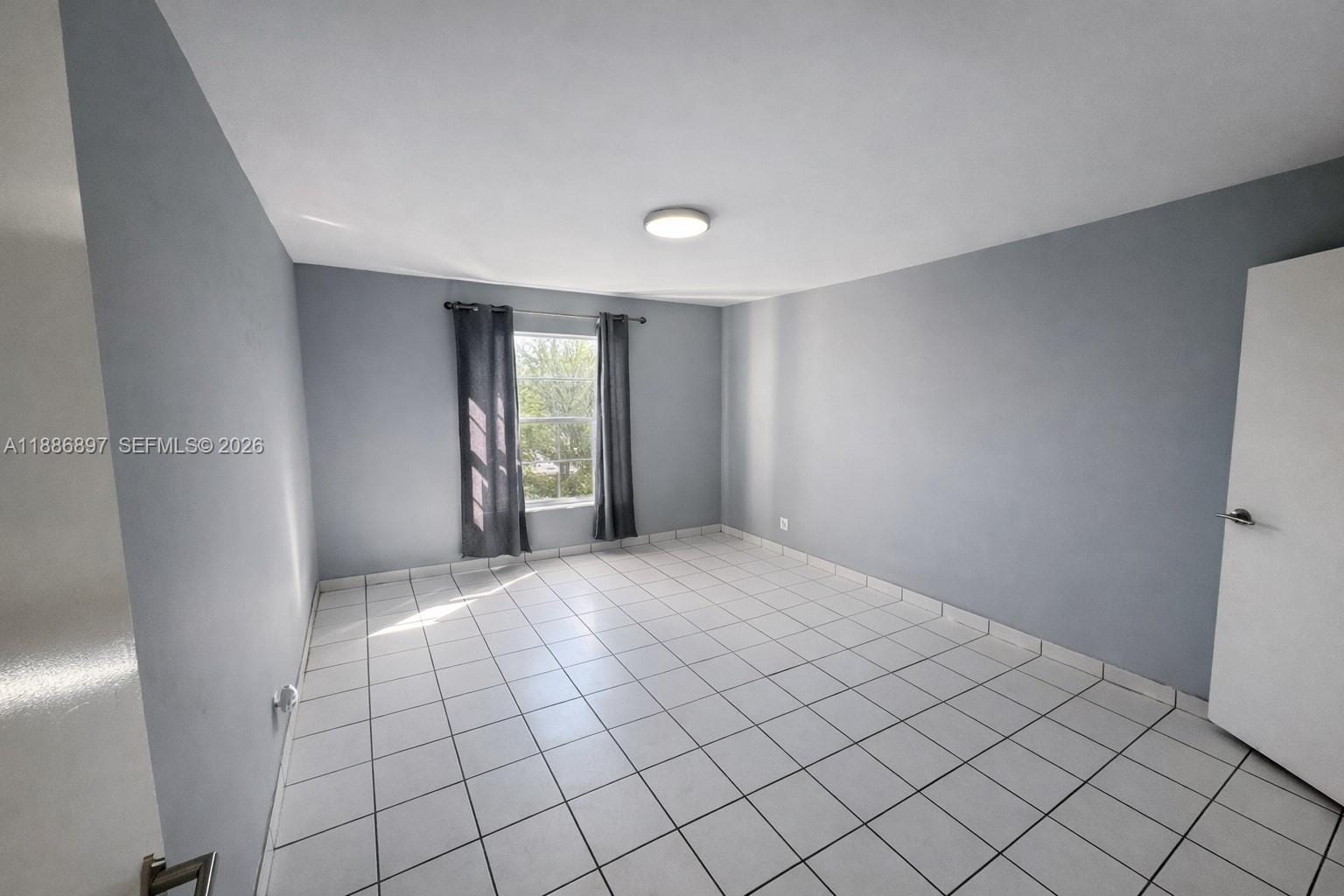 8005 Lake Drive 404 — photo 12