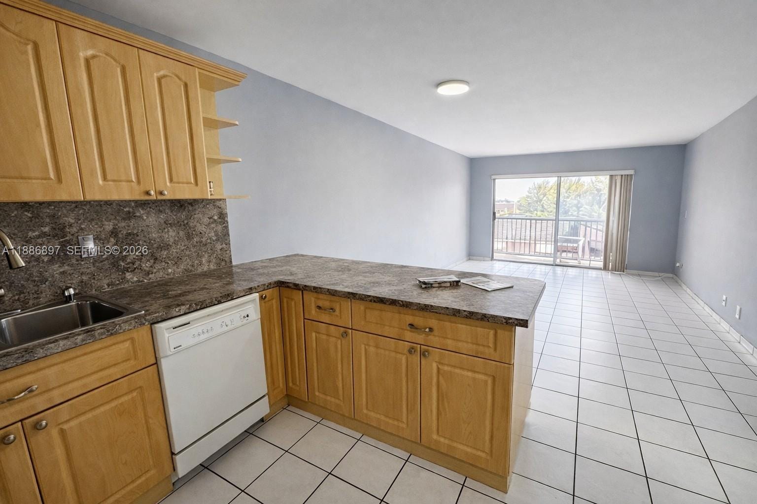 8005 Lake Drive 404 — photo 4