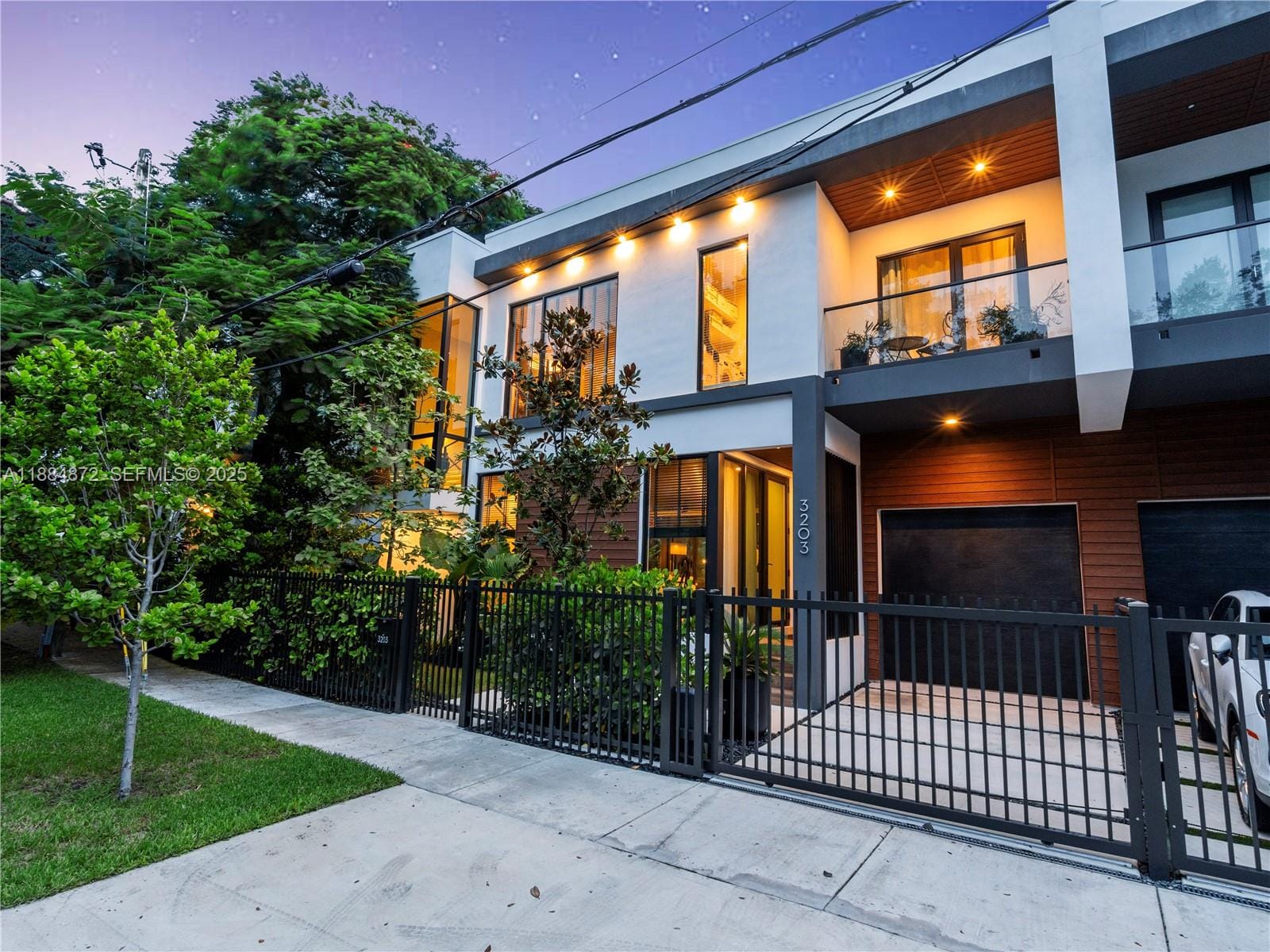 3203 Shipping Avenue, Miami, FL 33133