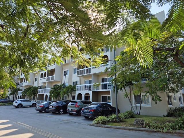 7703 Camino Real A112, Miami, FL 33143