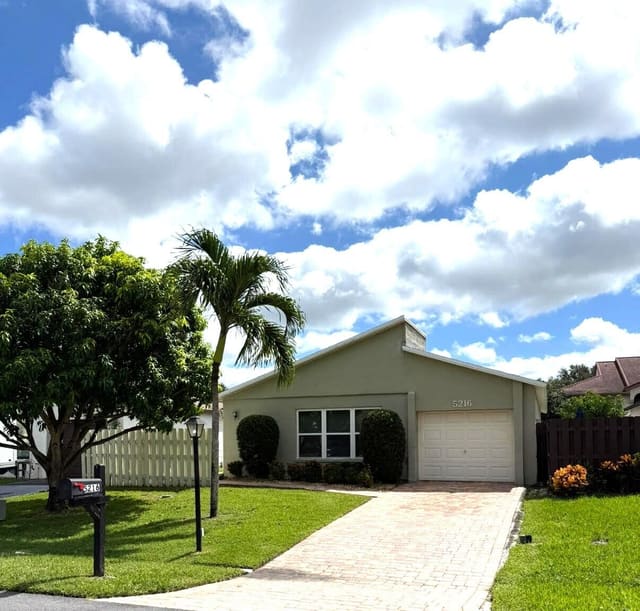 5216 Minto Road, sold in Mirror Lakes 2, Boynton Beach, FL