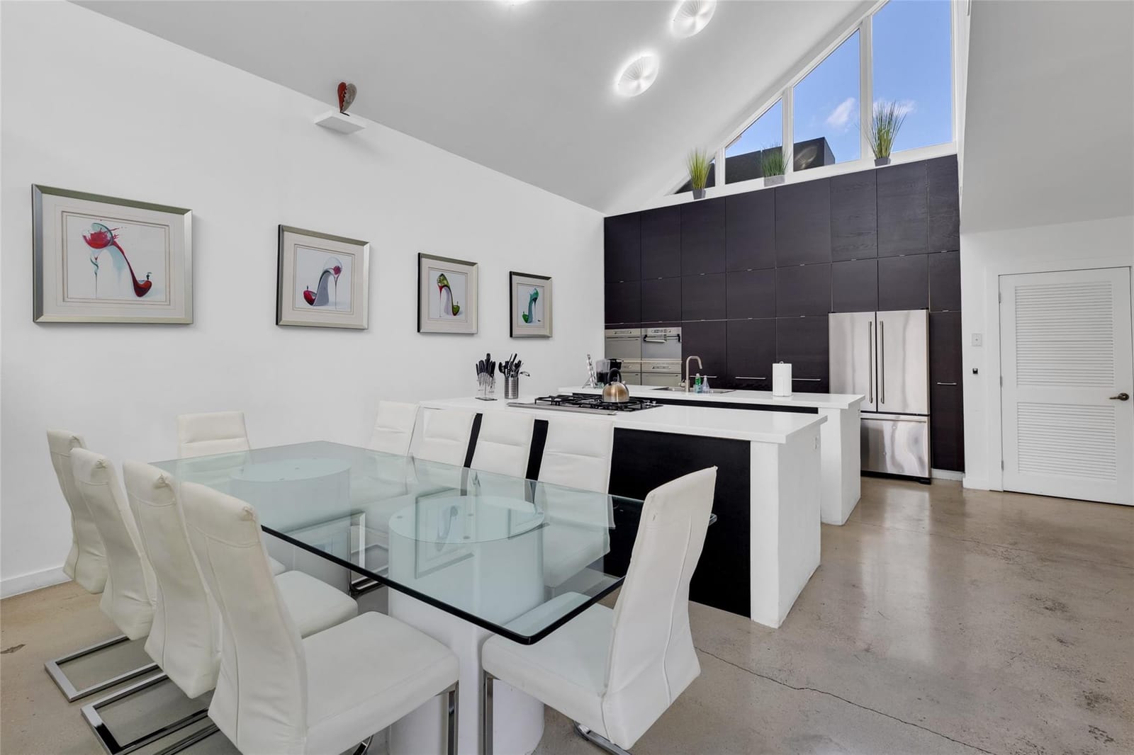 303 SW 9th Street — photo 3