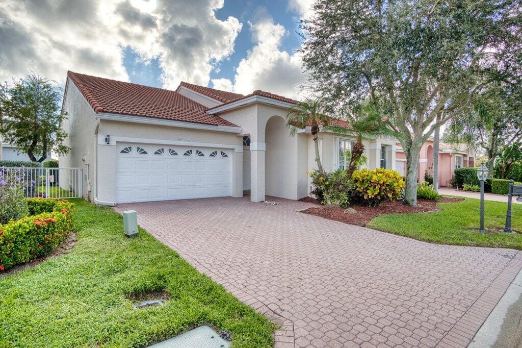 23425 Torre Circle — photo 3