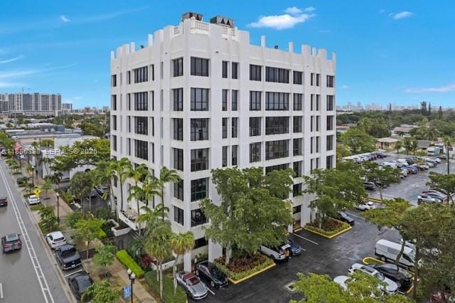 2450 NE Hollywood Boulevard 601 — photo 2