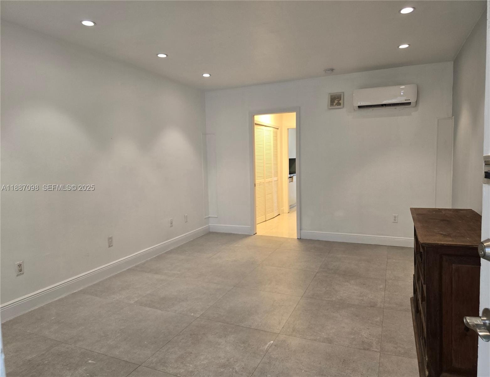 835 Meridian Avenue 4 — photo 4
