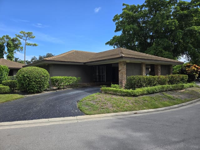 600 Cypress Key Drive, sold in Cypress Key Villas, Atlantis, FL