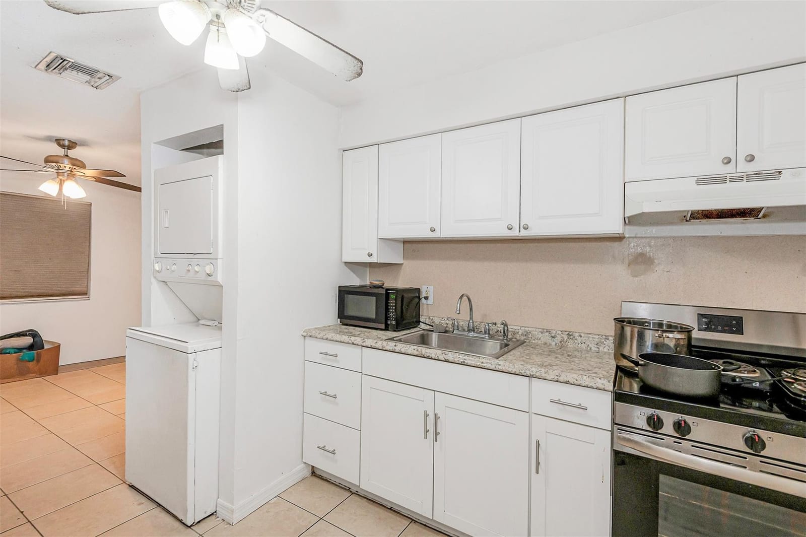 404 NE 4th Street — photo 8
