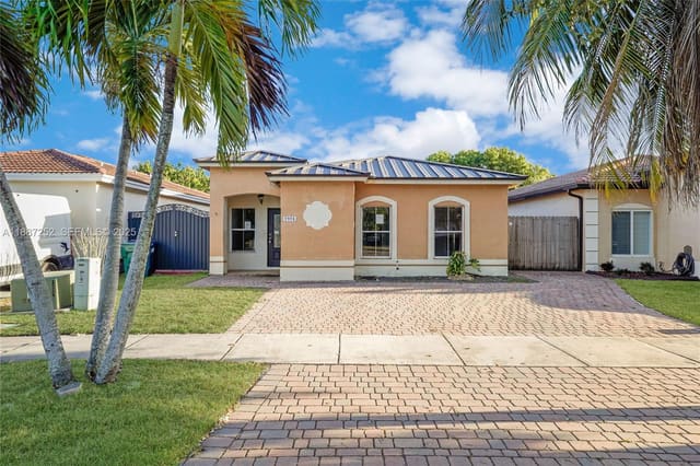 7978 NW 200th Street, sold in Spanish Lakes 2nd Addn, Hialeah, FL