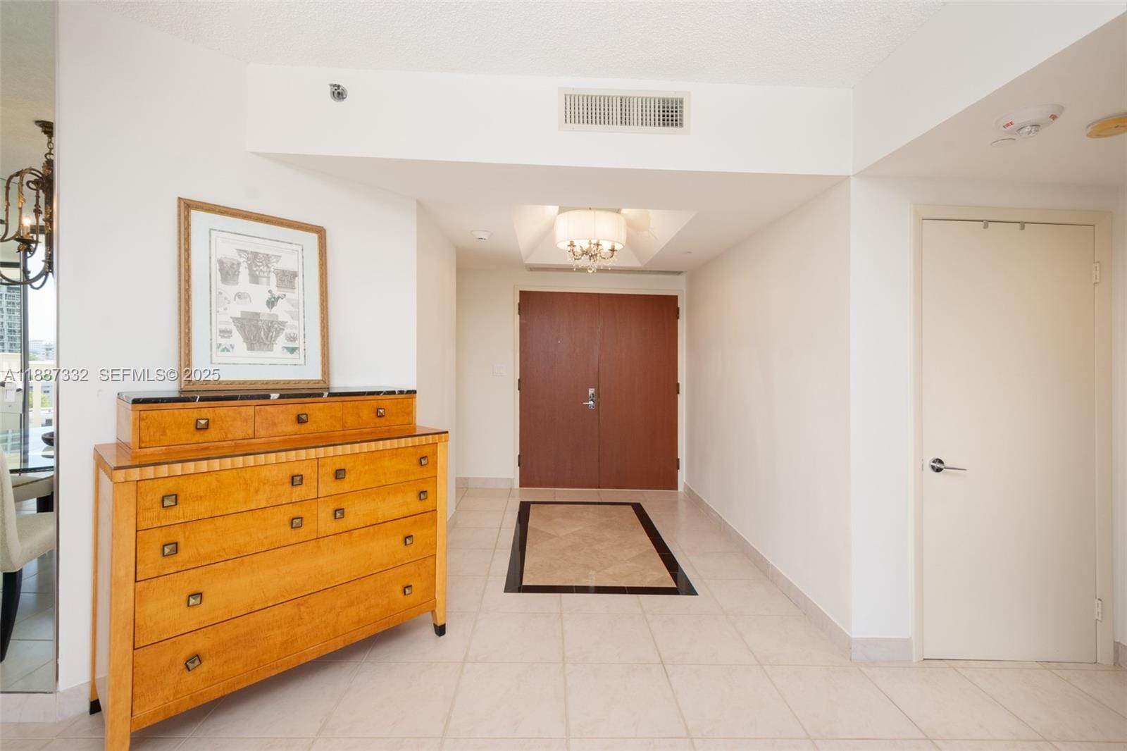 2000 Island Boulevard 1002 — photo 5