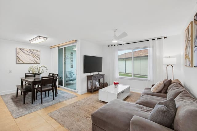 1202 Villa Circle, sold in Villa Del Sol Condo, Boynton Beach, FL