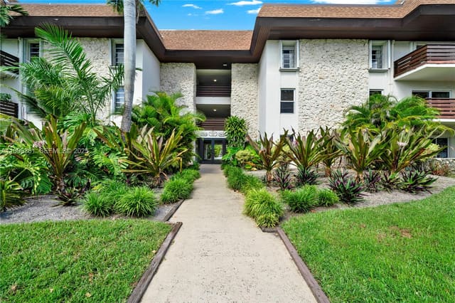 7473 SW 82nd Street A311, sold in Dadeland Capri Condo, Miami, FL