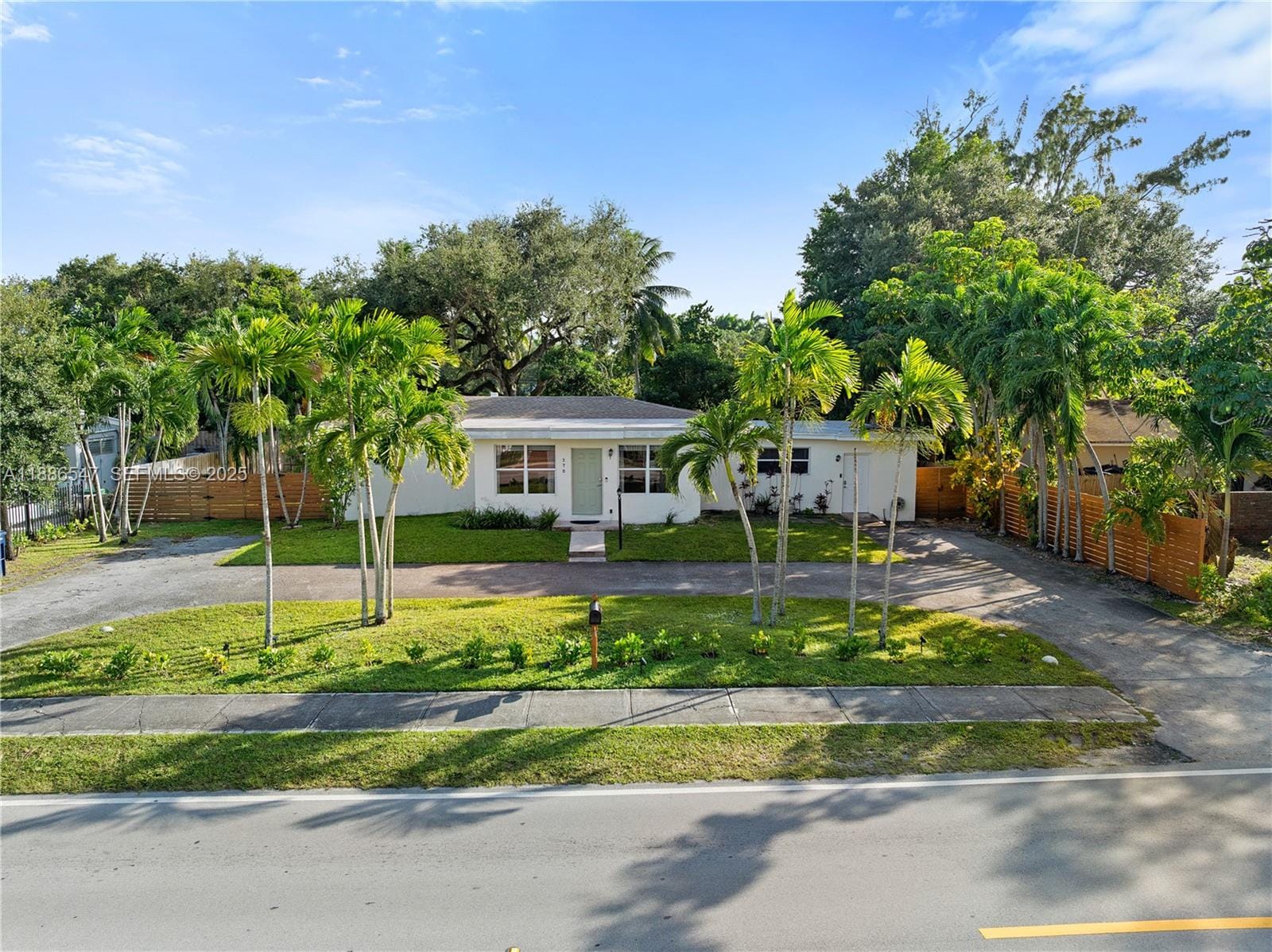 370 NE 159th Street, Miami, FL 33162 photo 3