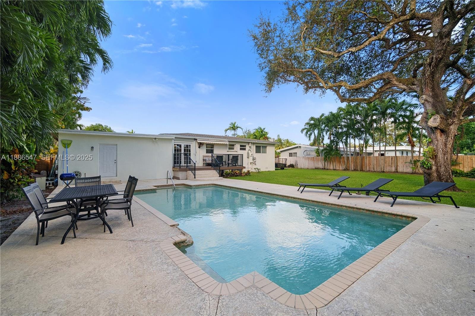 370 NE 159th Street, Miami, FL 33162 photo 29