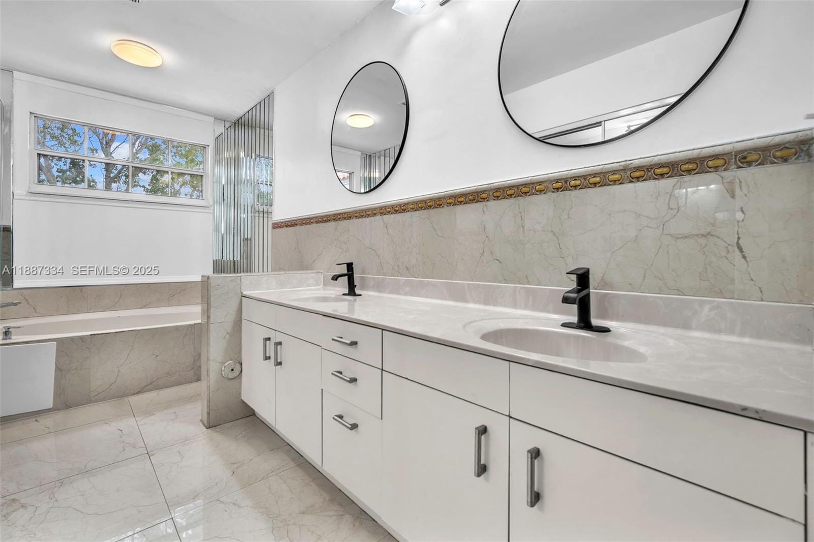 10741 N Saratoga Drive — photo 9