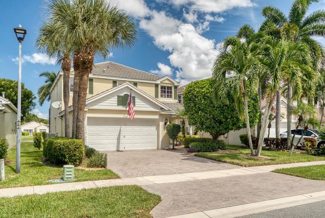 130 Hamilton Terrace, Royal Palm Beach, FL 33414