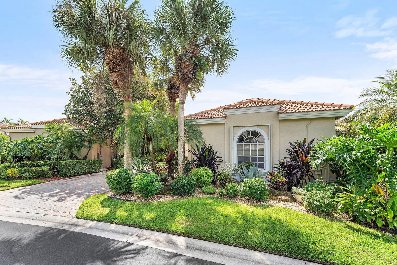 10654 Greenbriar Villa Drive — photo 3