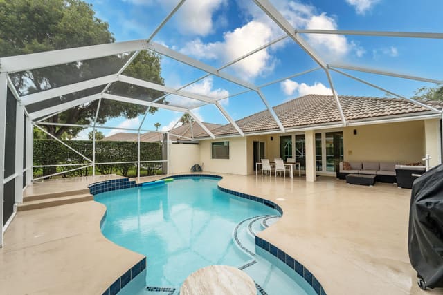 5658 S Fountains Drive, sold in Fountains, Lake Worth, FL