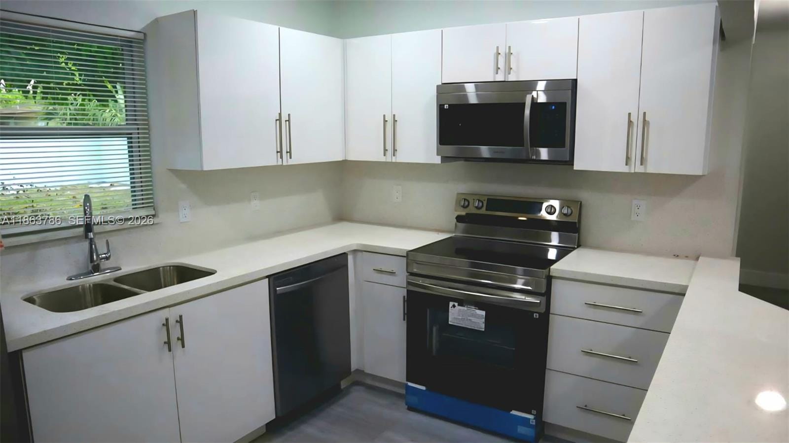 2503 NW 9th Street, Fort Lauderdale, FL 33311 photo 2