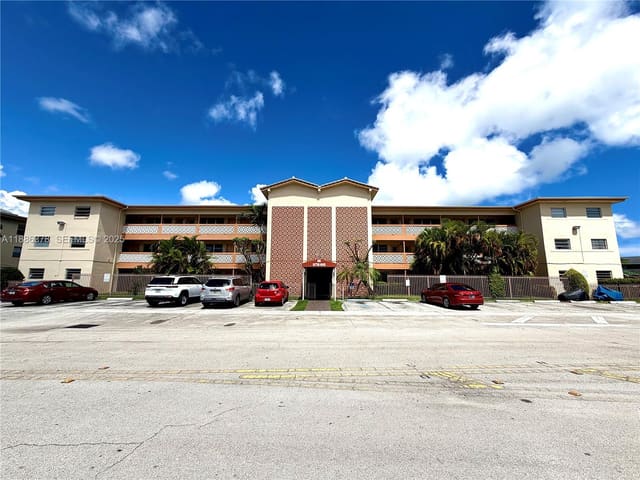1885 NE 121st Street 3, Sutton House, North Miami, FL