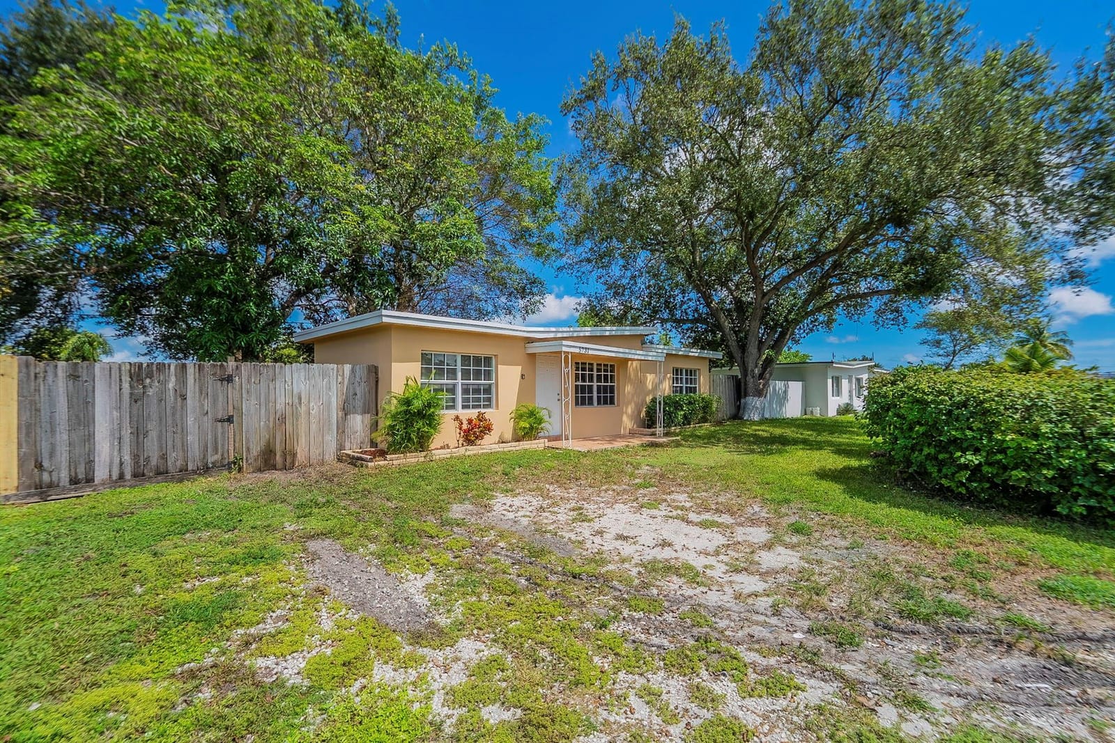5731 SW 40th Court, West Park, FL 33023 photo 2