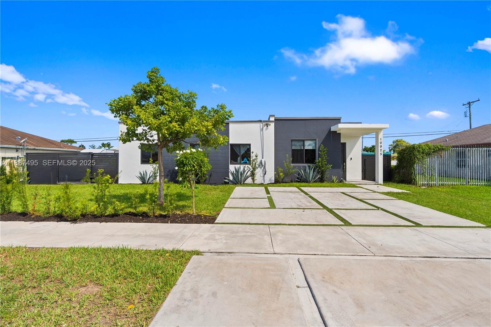 10925 SW 218th Terrace, Miami, FL 33170 photo 1