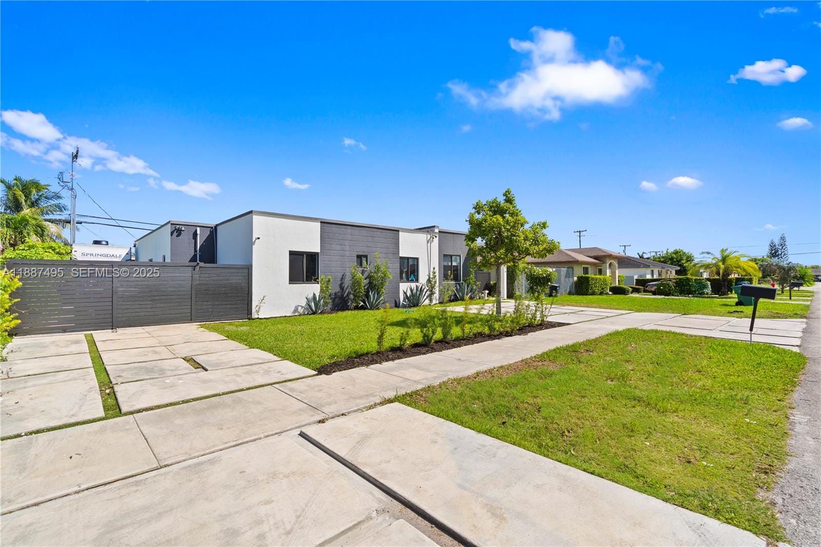 10925 SW 218th Terrace, Miami, FL 33170 photo 2